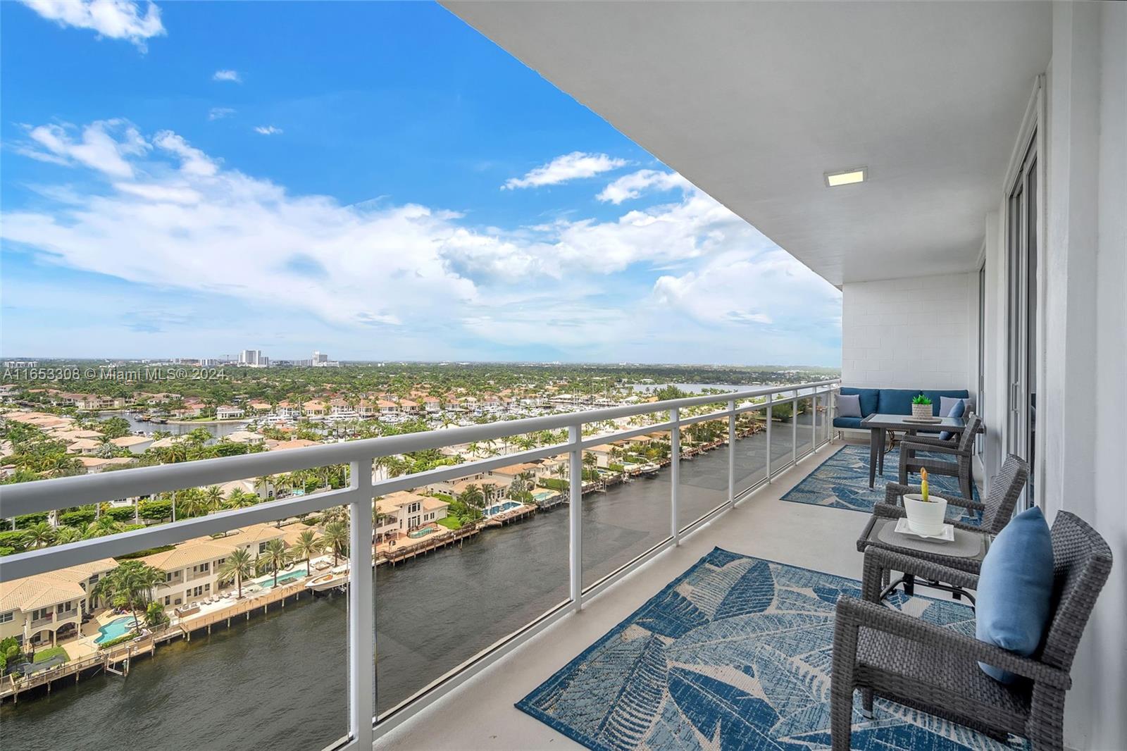 1600 S Ocean Dr Unit: PHB