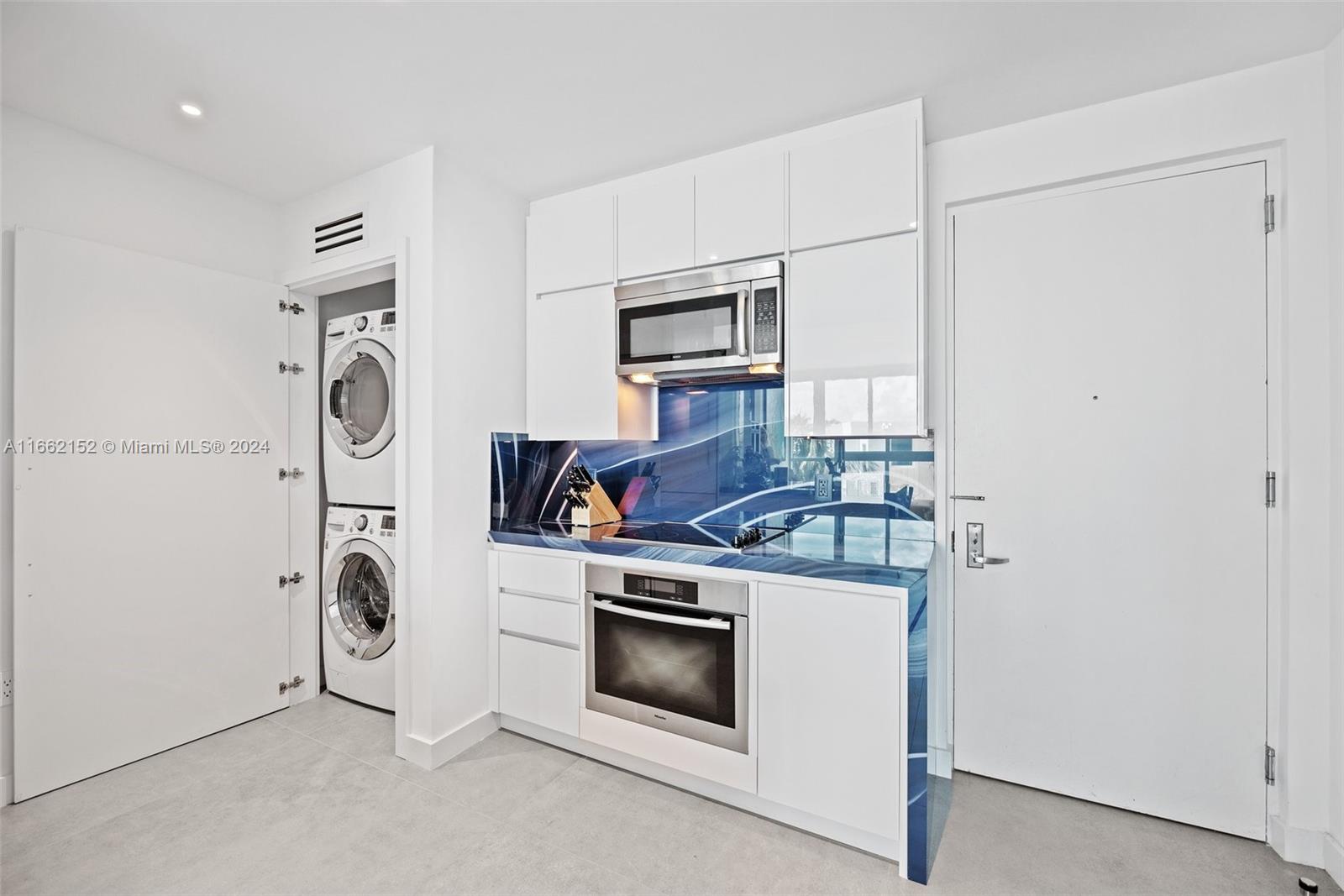 50 S Pointe Dr # 604