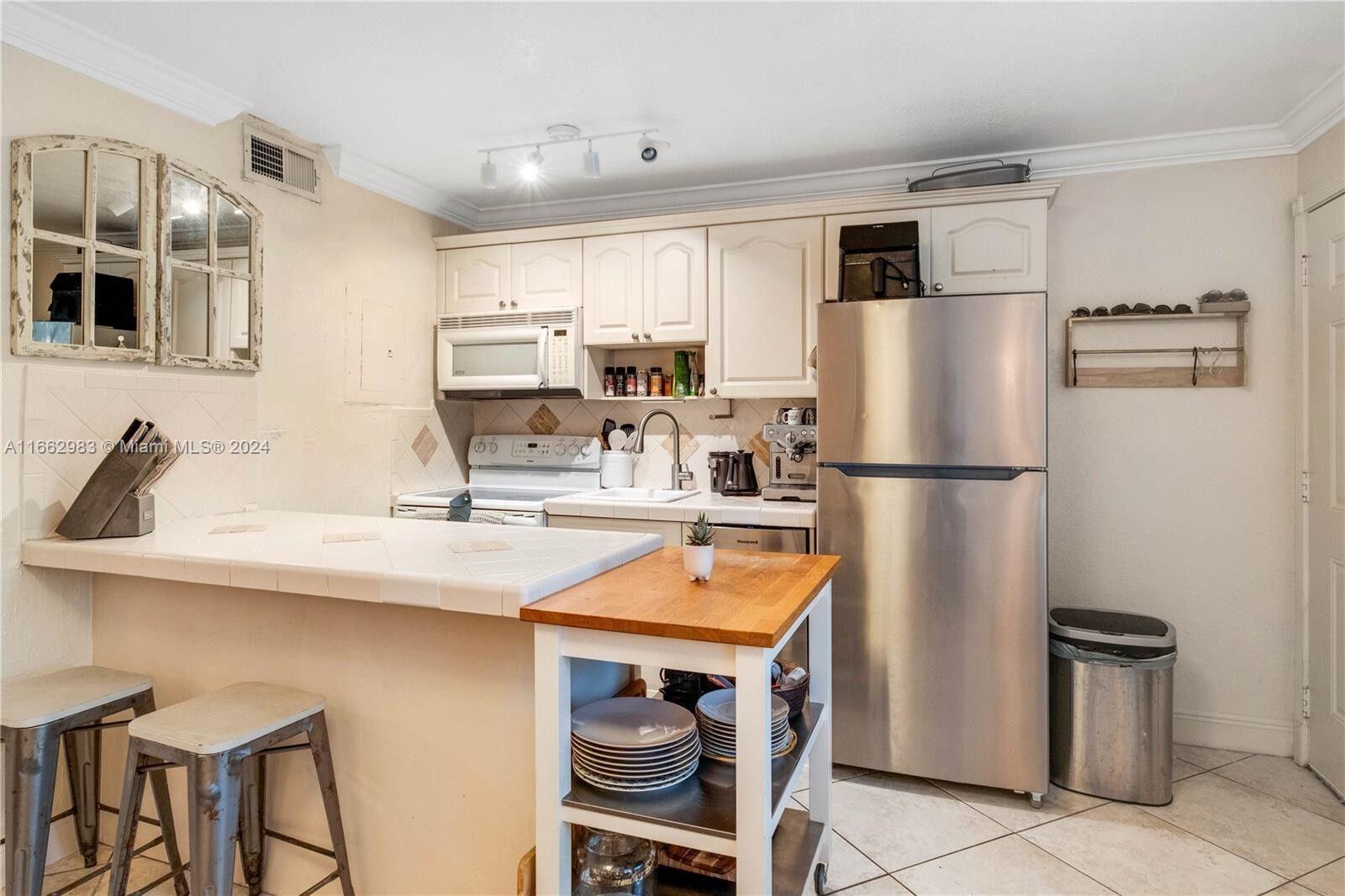 345 Michigan Ave # 34