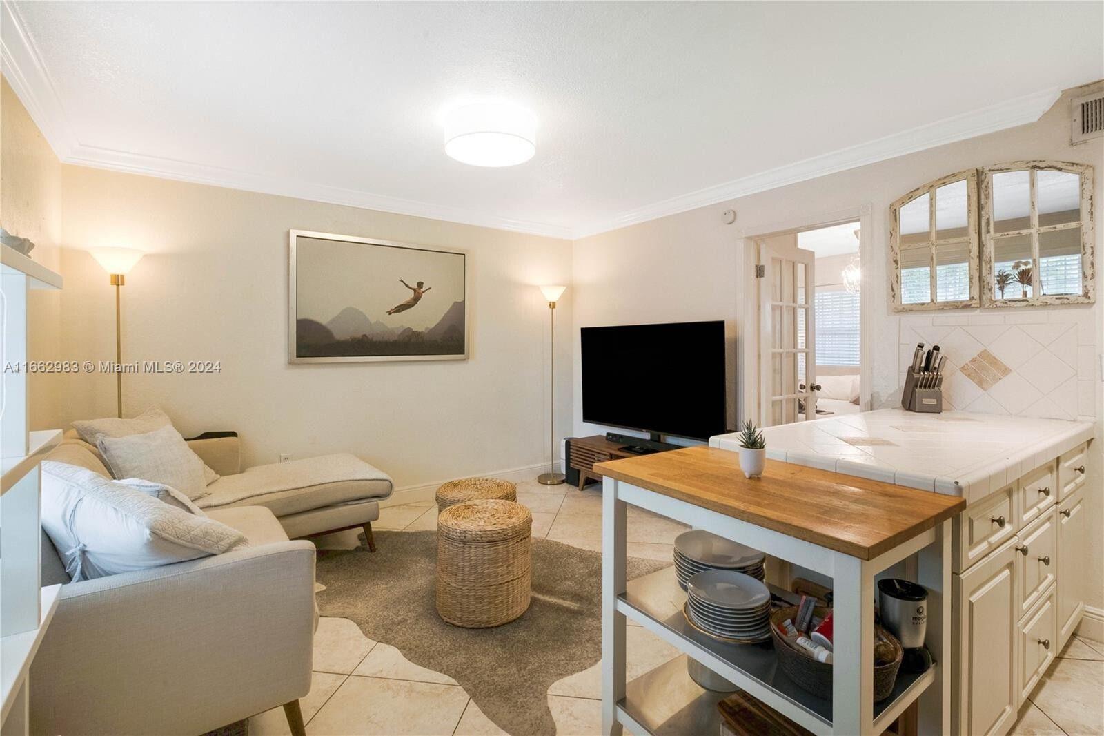 345 Michigan Ave # 34