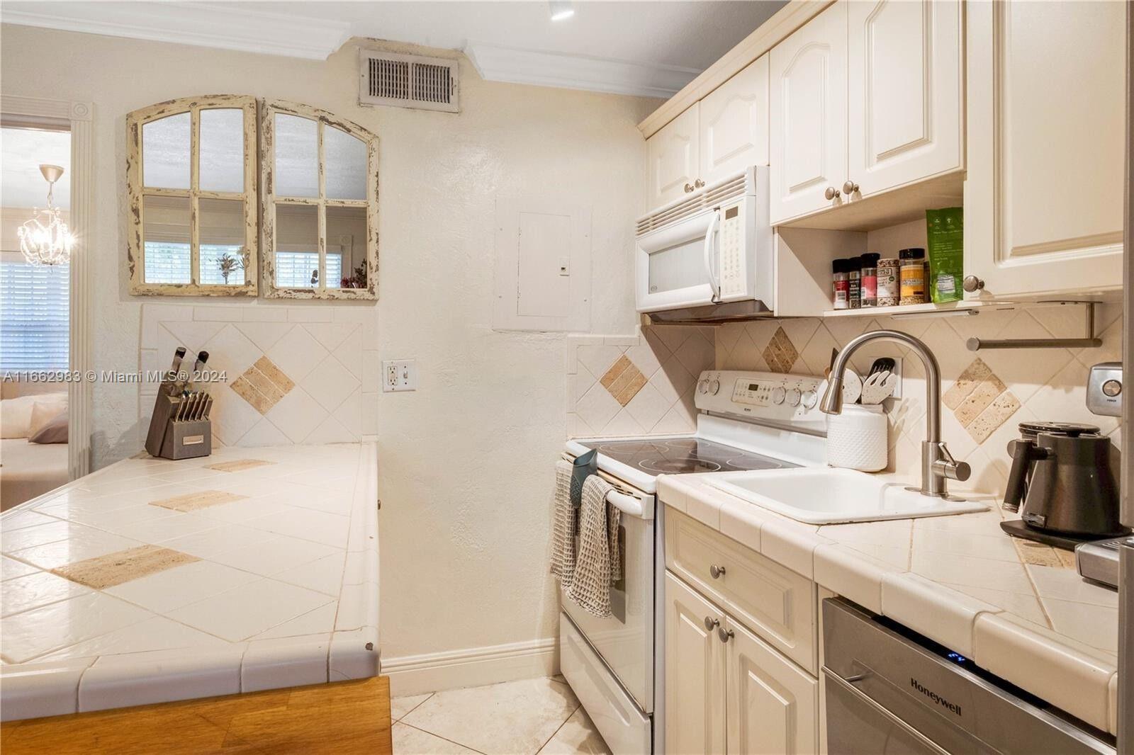 345 Michigan Ave # 34