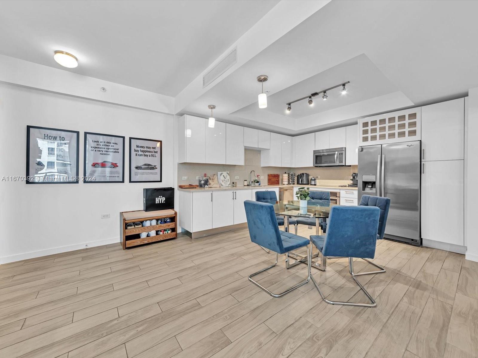 999 SW 1st Ave # 1801