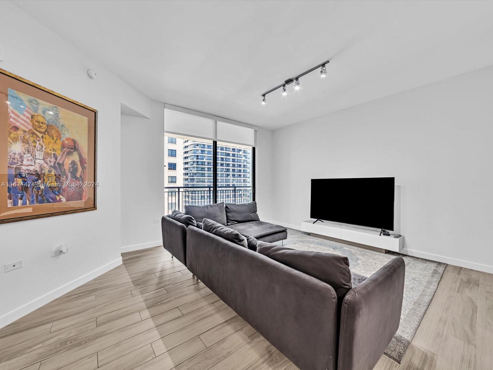 999 SW 1st Ave # 2901