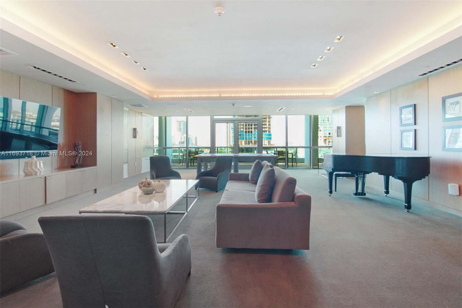 900 Biscayne Blvd # 3004