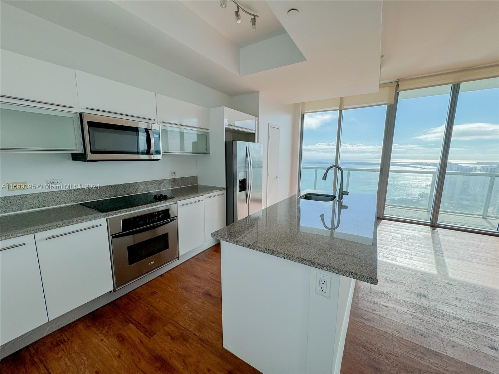 888 Biscayne Blvd # 5504