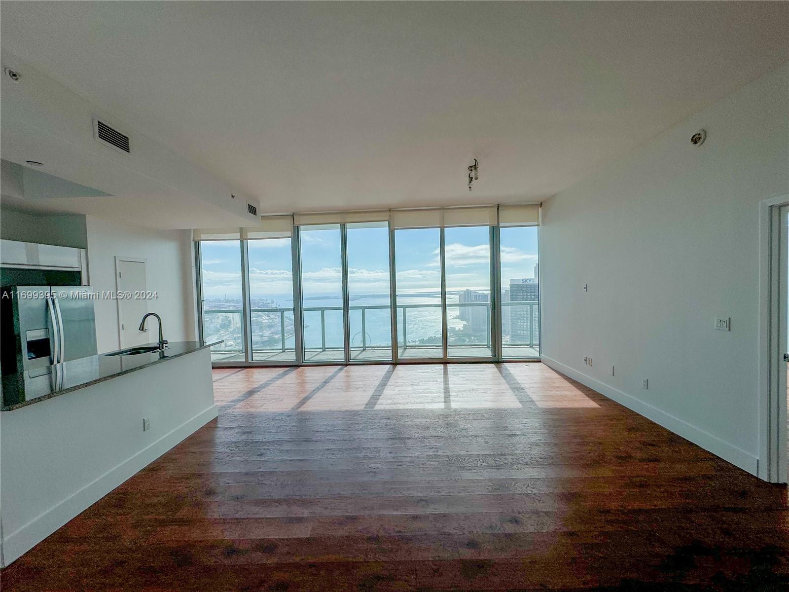 888 Biscayne Blvd # 5504