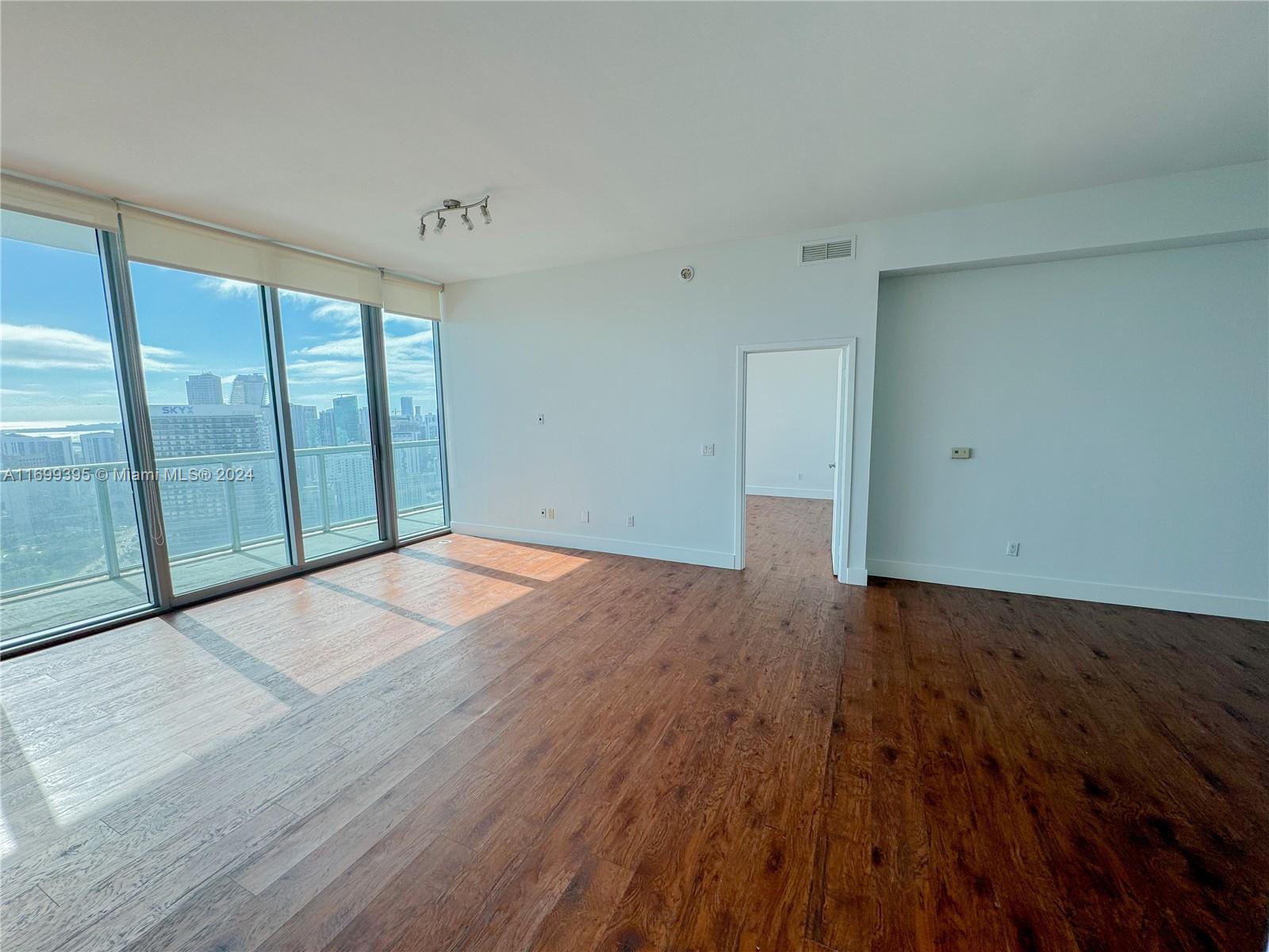 888 Biscayne Blvd # 5504