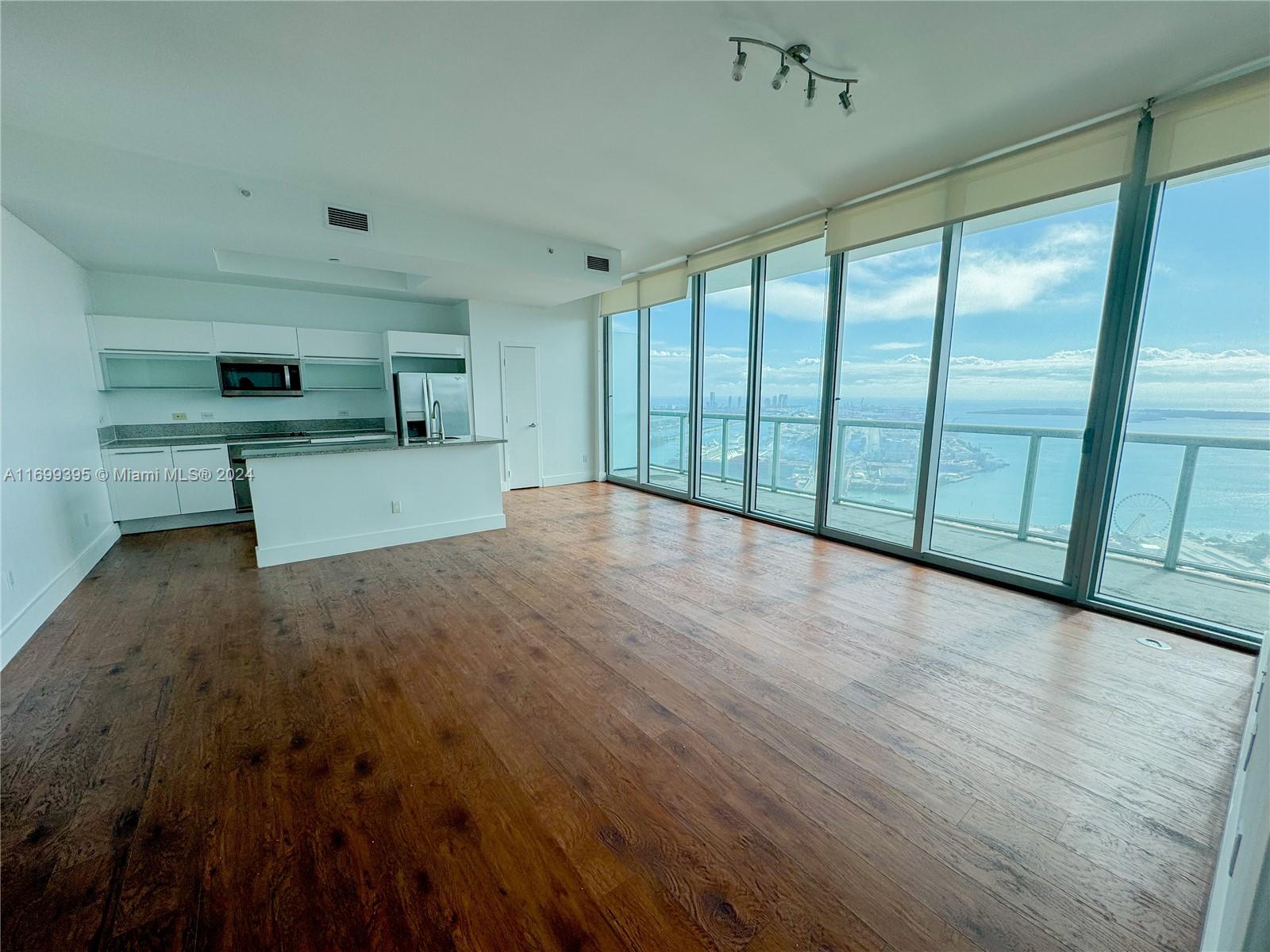888 Biscayne Blvd # 5504