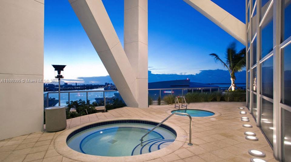 888 Biscayne Blvd # 5504