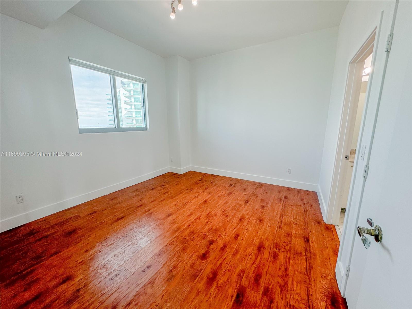 888 Biscayne Blvd # 5504