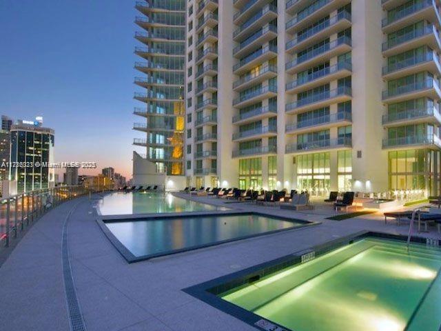 92 SW 3rd St # 2405