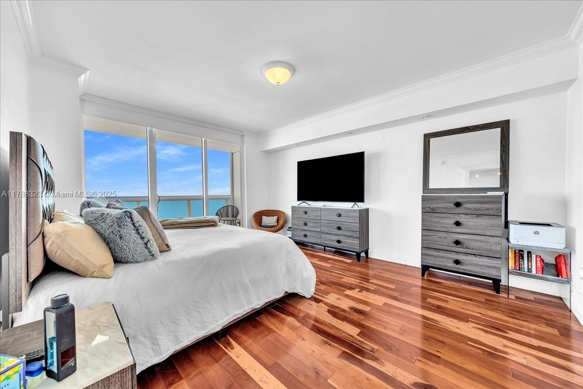 1830 S Ocean Dr Unit: LPH4910