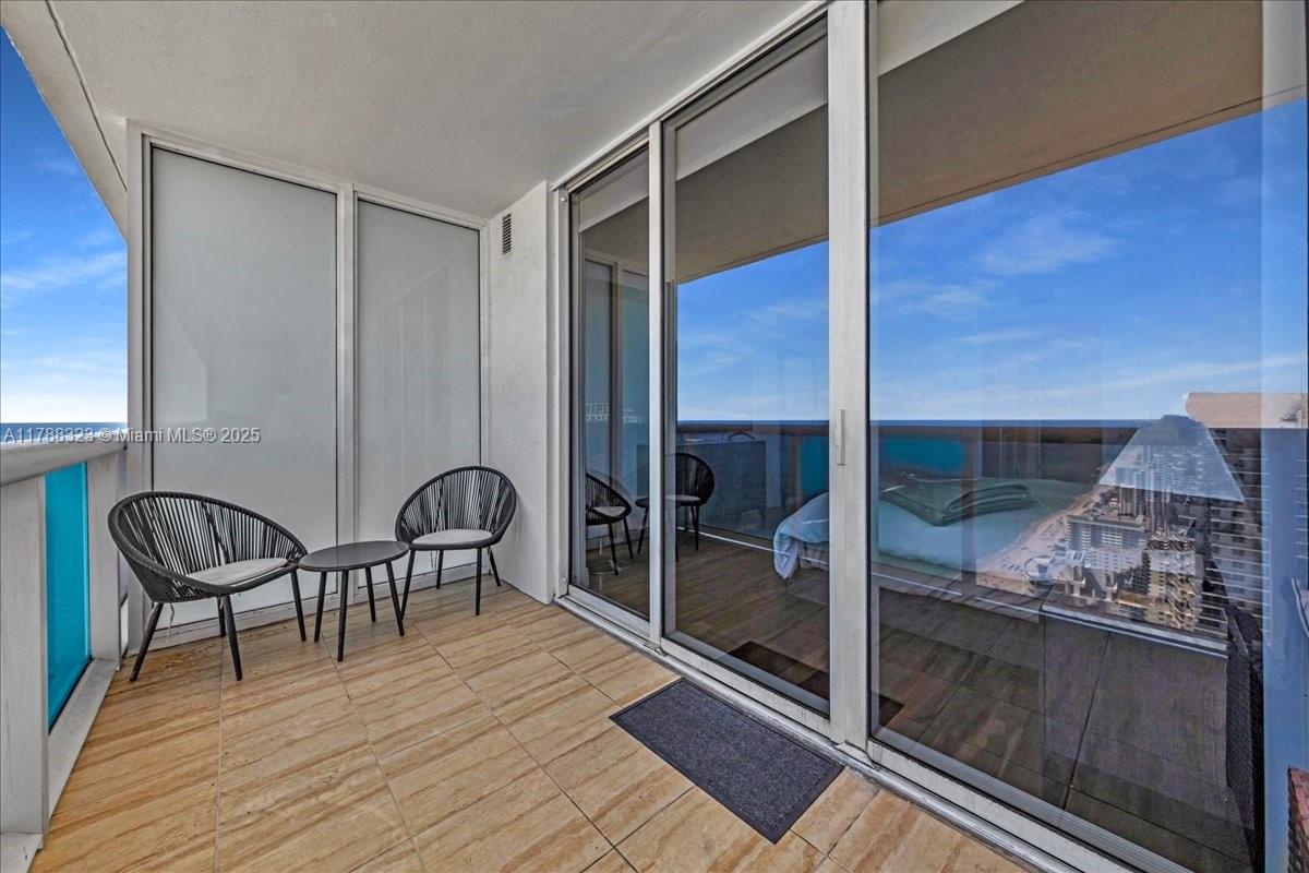 1830 S Ocean Dr Unit: LPH4910