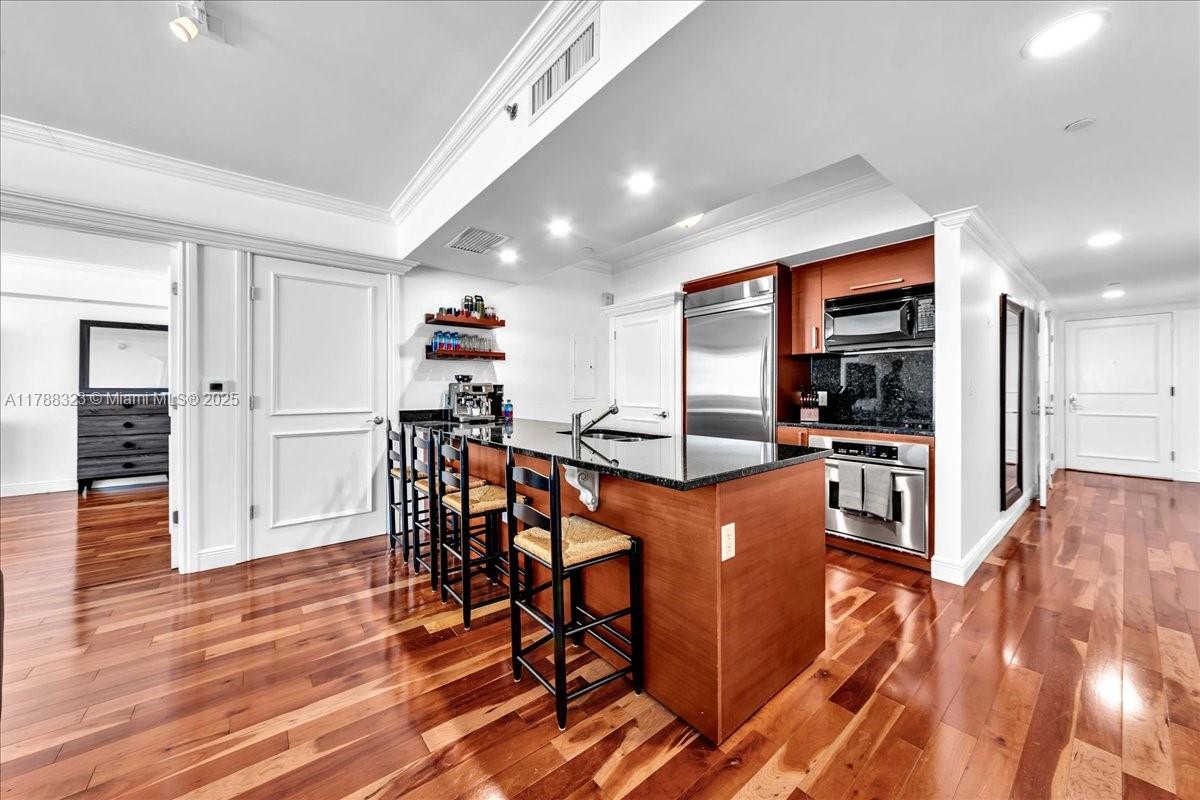 1830 S Ocean Dr Unit: LPH4910