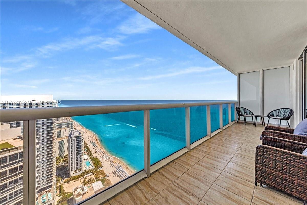 1830 S Ocean Dr Unit: LPH4910