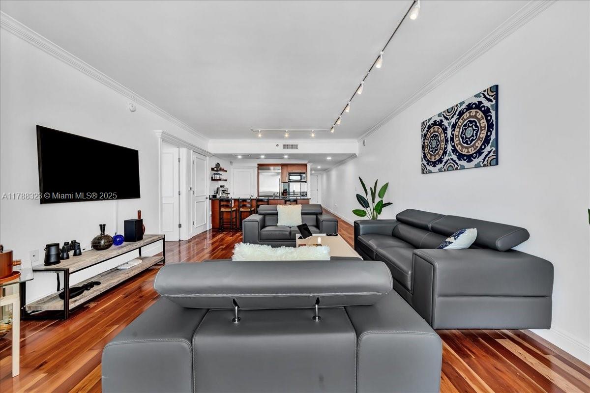 1830 S Ocean Dr Unit: LPH4910
