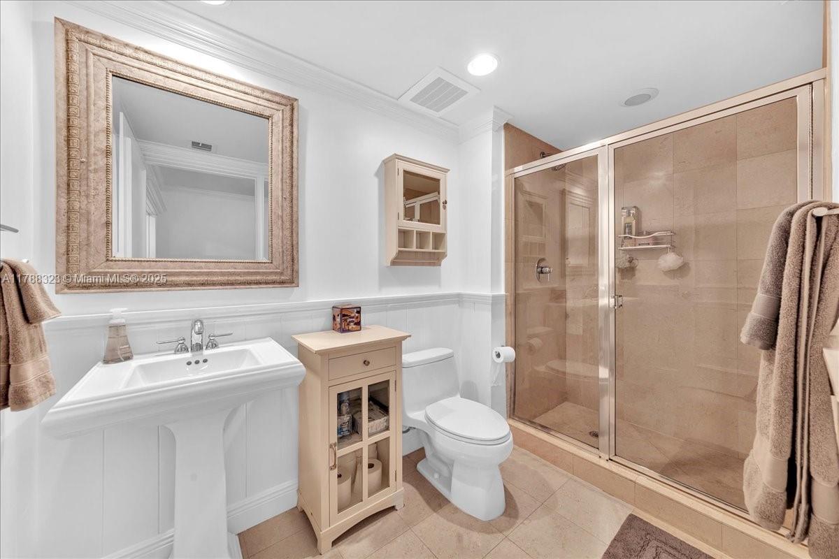 1830 S Ocean Dr Unit: LPH4910