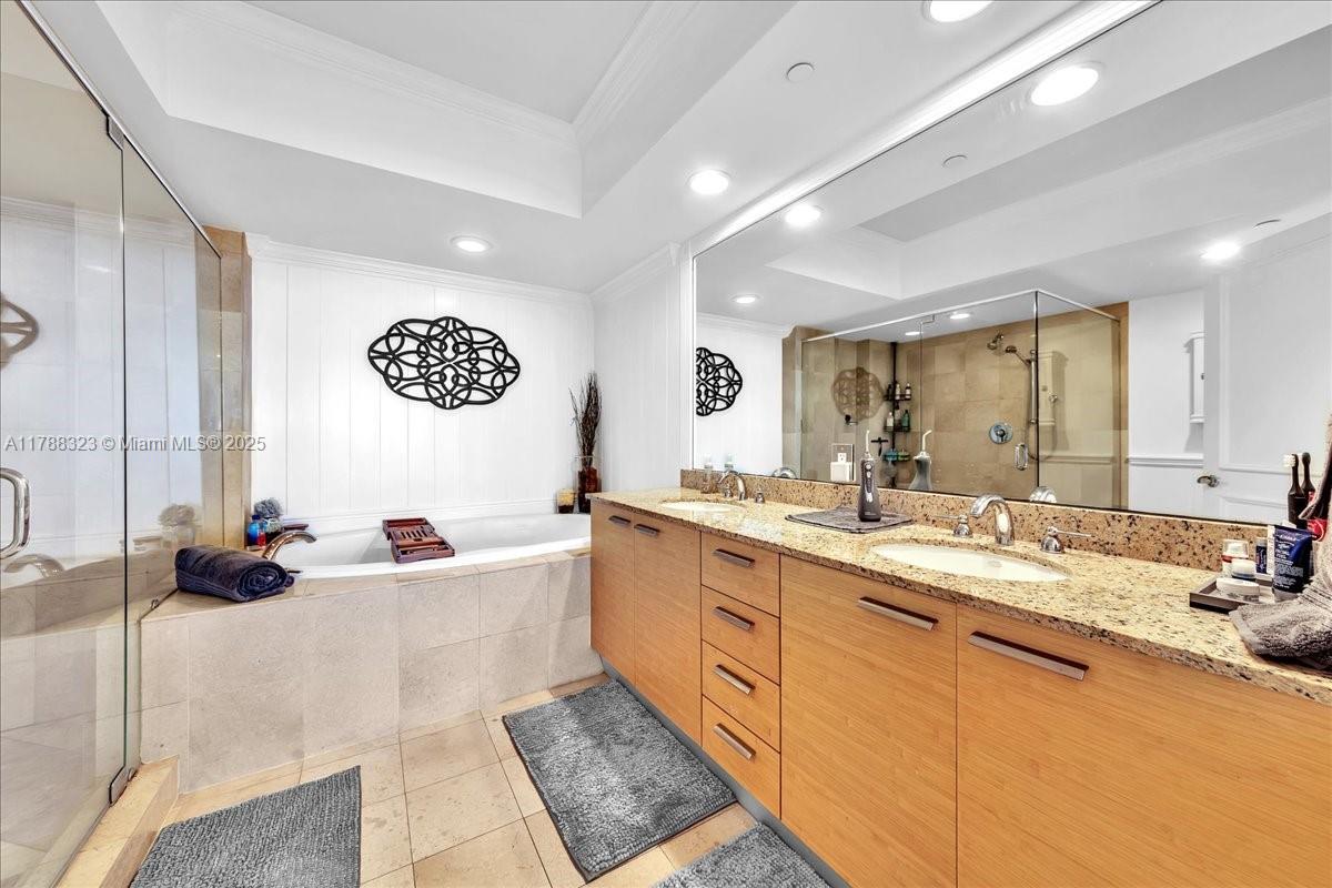 1830 S Ocean Dr Unit: LPH4910