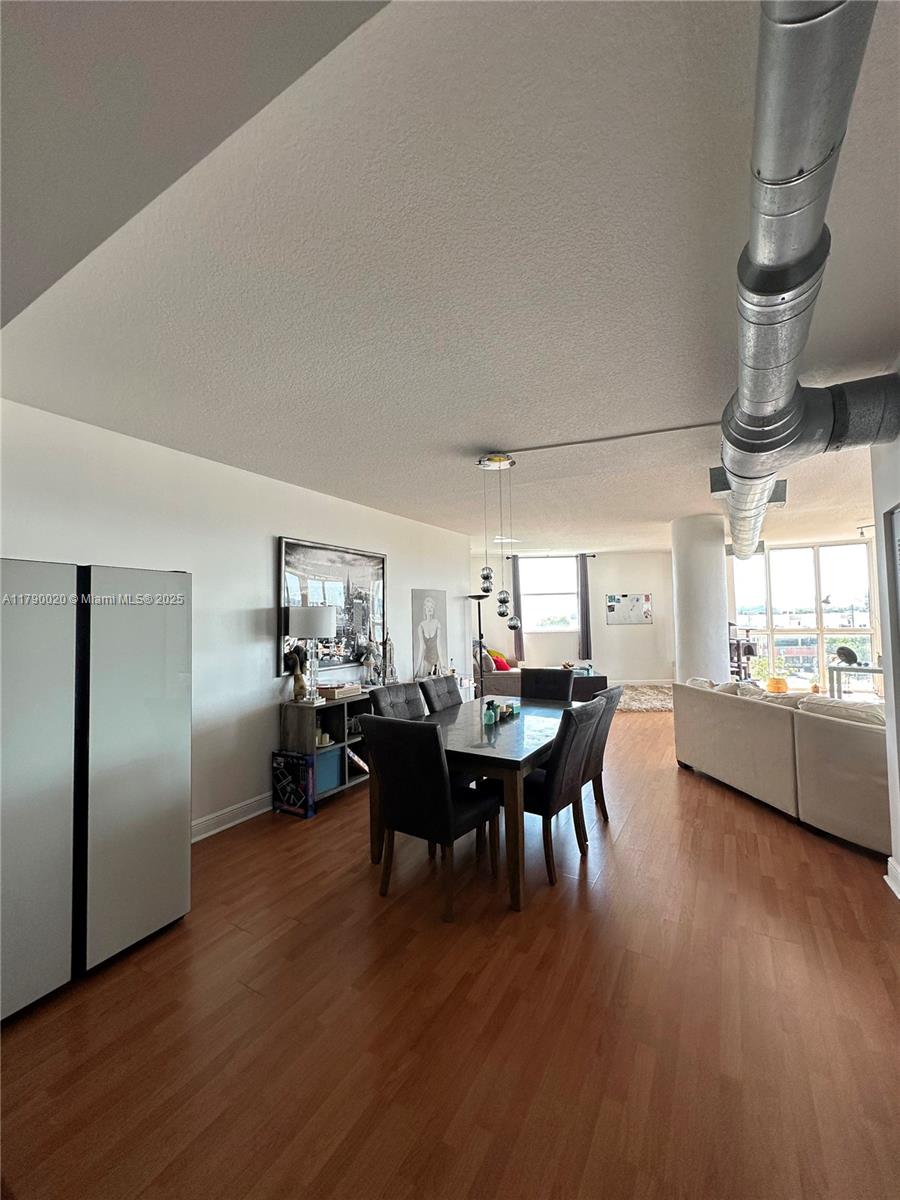 1 Glen Royal Pkwy # 401