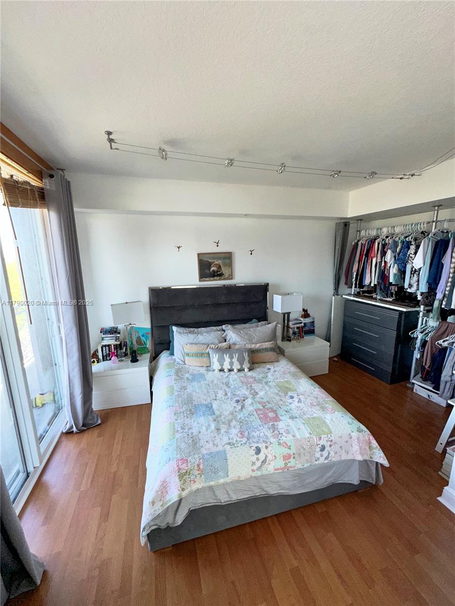 1 Glen Royal Pkwy # 401