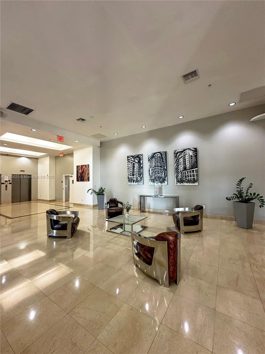 1 Glen Royal Pkwy # 401