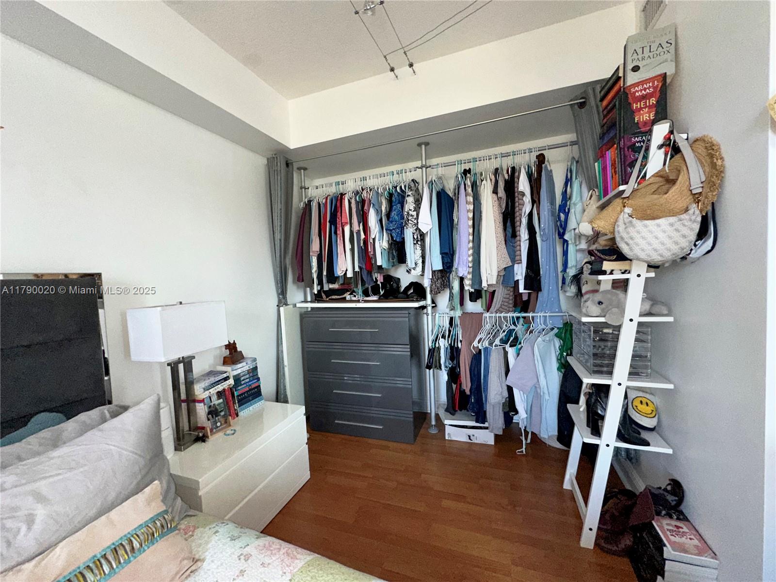 1 Glen Royal Pkwy # 401