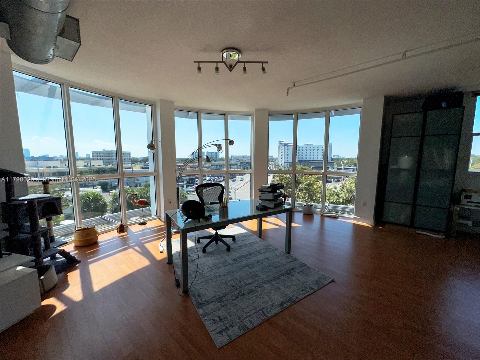 1 Glen Royal Pkwy # 401