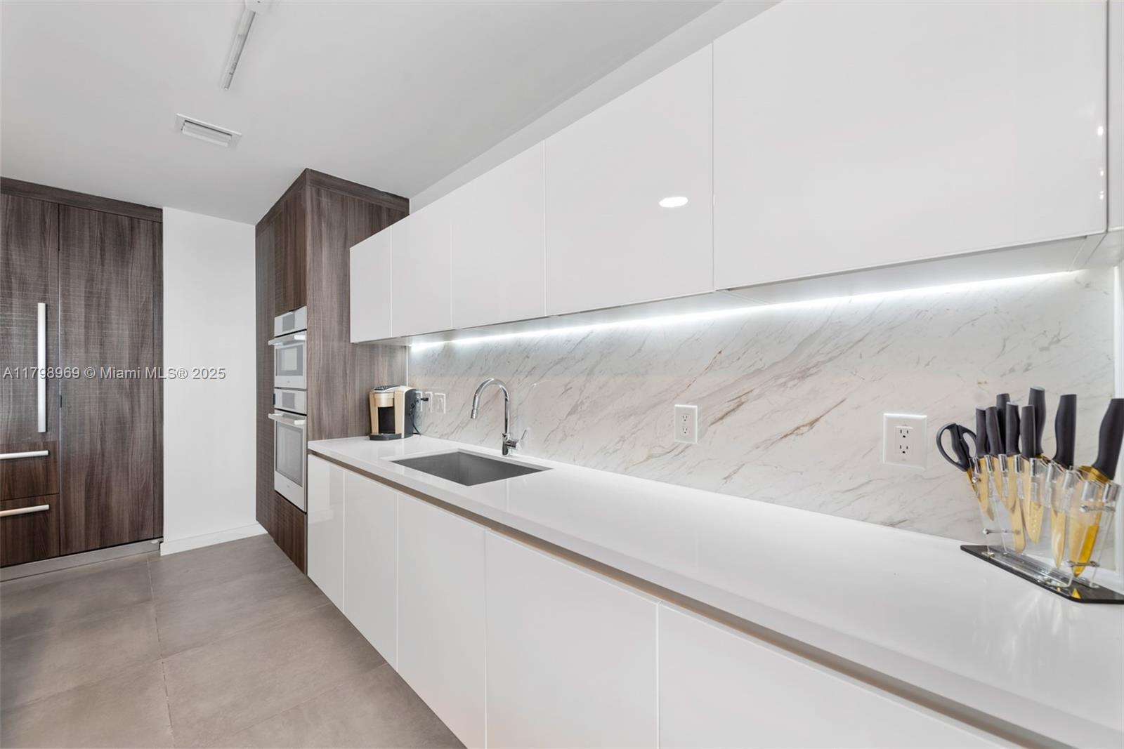 851 NE 1st Ave # 4011