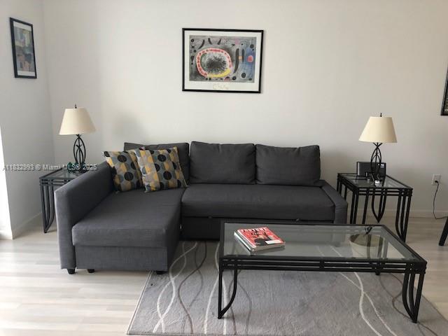 1060 Brickell Ave # 3315