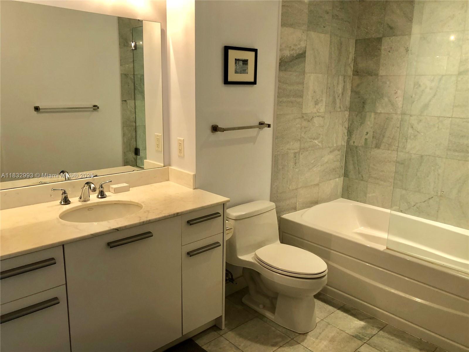 1060 Brickell Ave # 3315