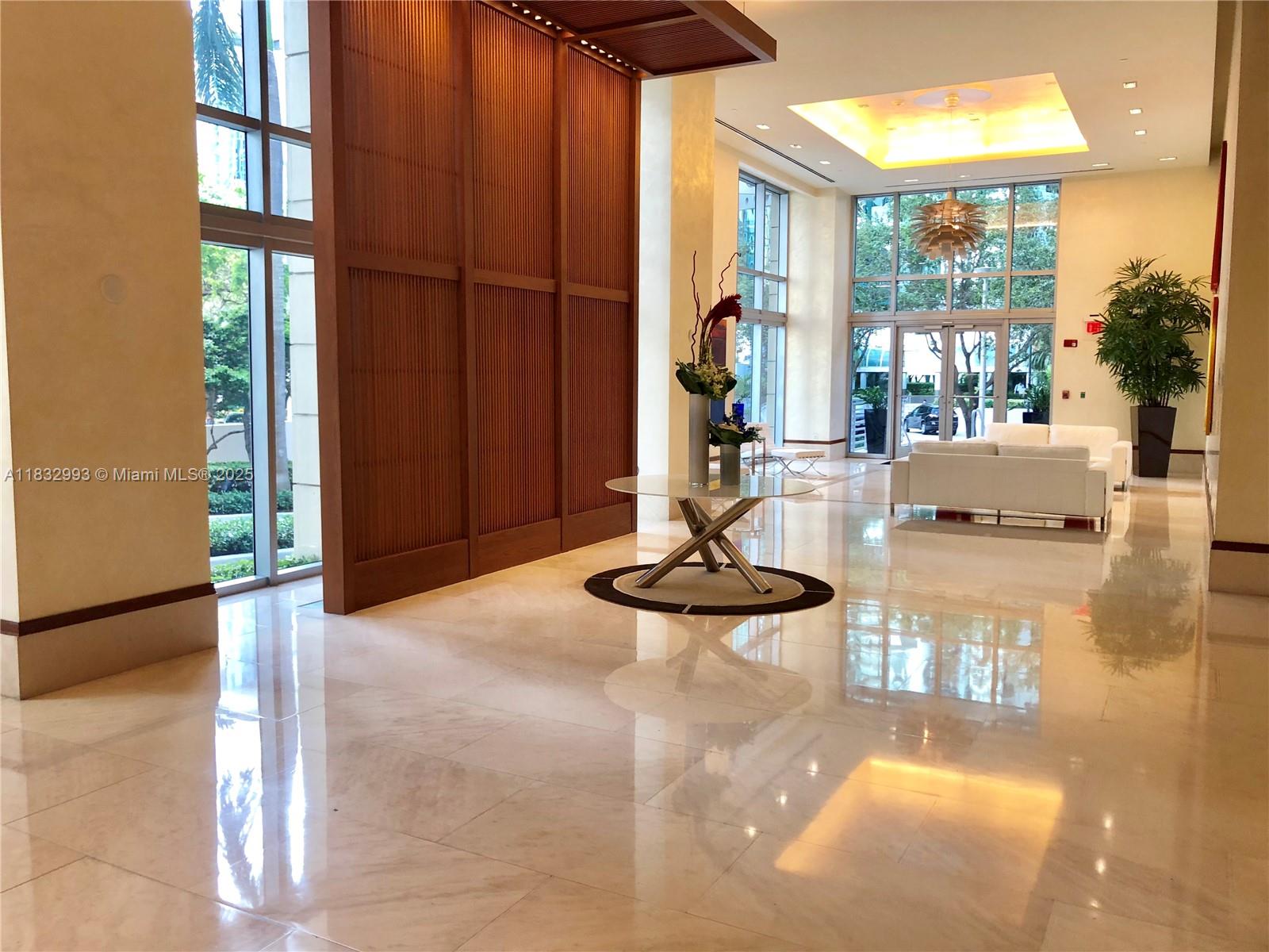 1060 Brickell Ave # 3315