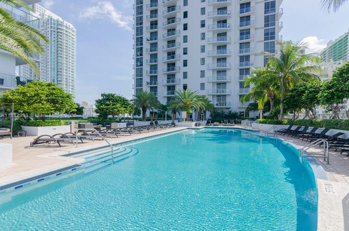 1060 Brickell Ave # 3315