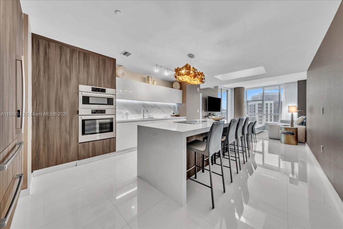 851 NE 1st Ave # 3711