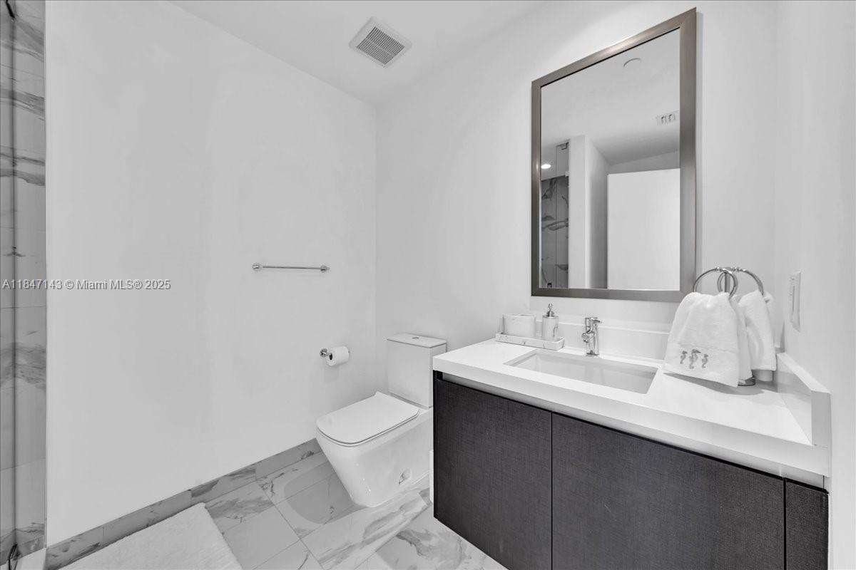 851 NE 1st Ave # 3711