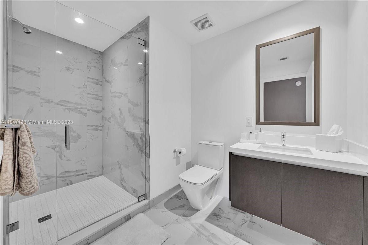 851 NE 1st Ave # 3711