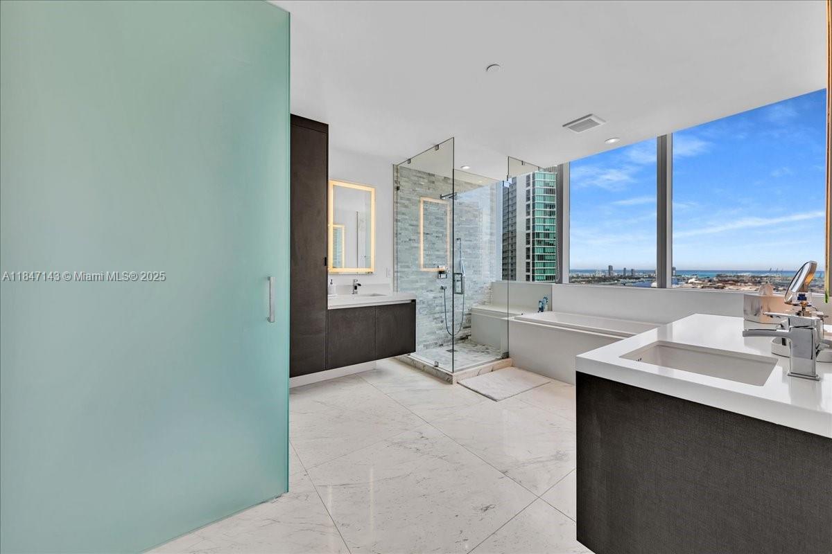 851 NE 1st Ave # 3711