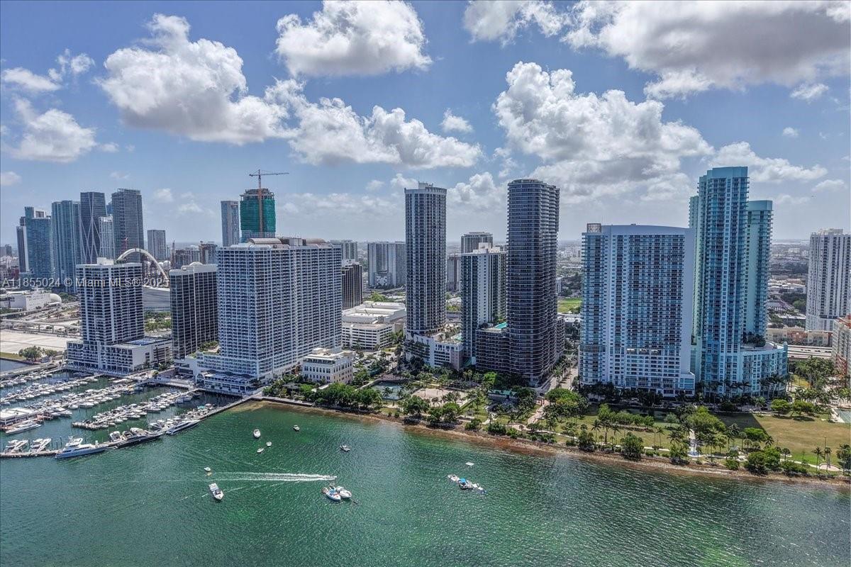 1750 N Bayshore Dr # 2015