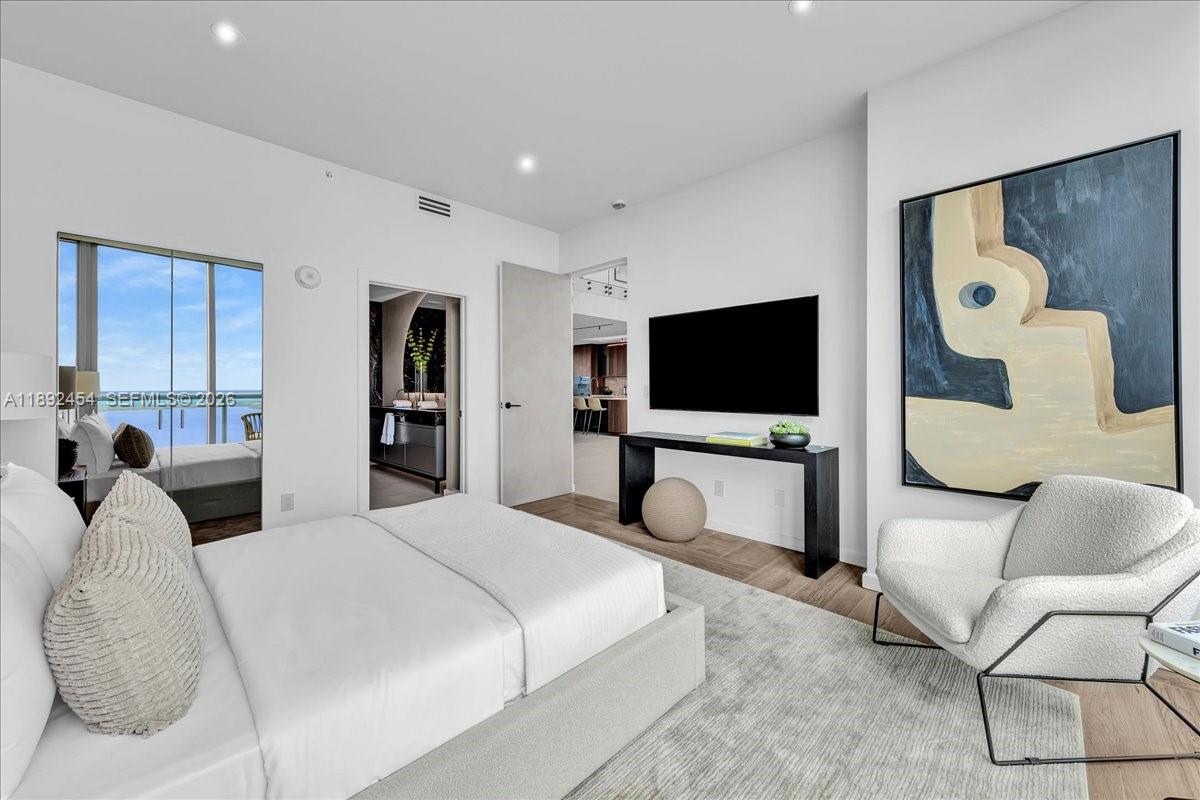 888 Biscayne Blvd # 5704