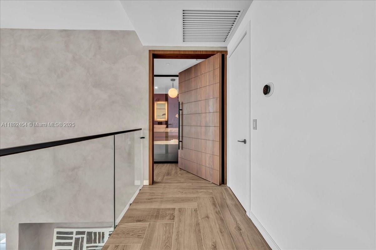 888 Biscayne Blvd # 5704