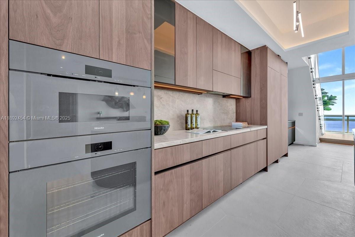 888 Biscayne Blvd # 5704