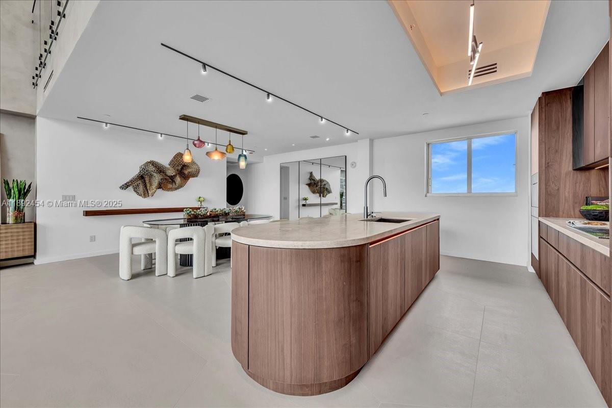 888 Biscayne Blvd # 5704