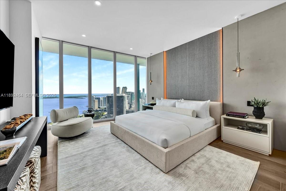 888 Biscayne Blvd # 5704