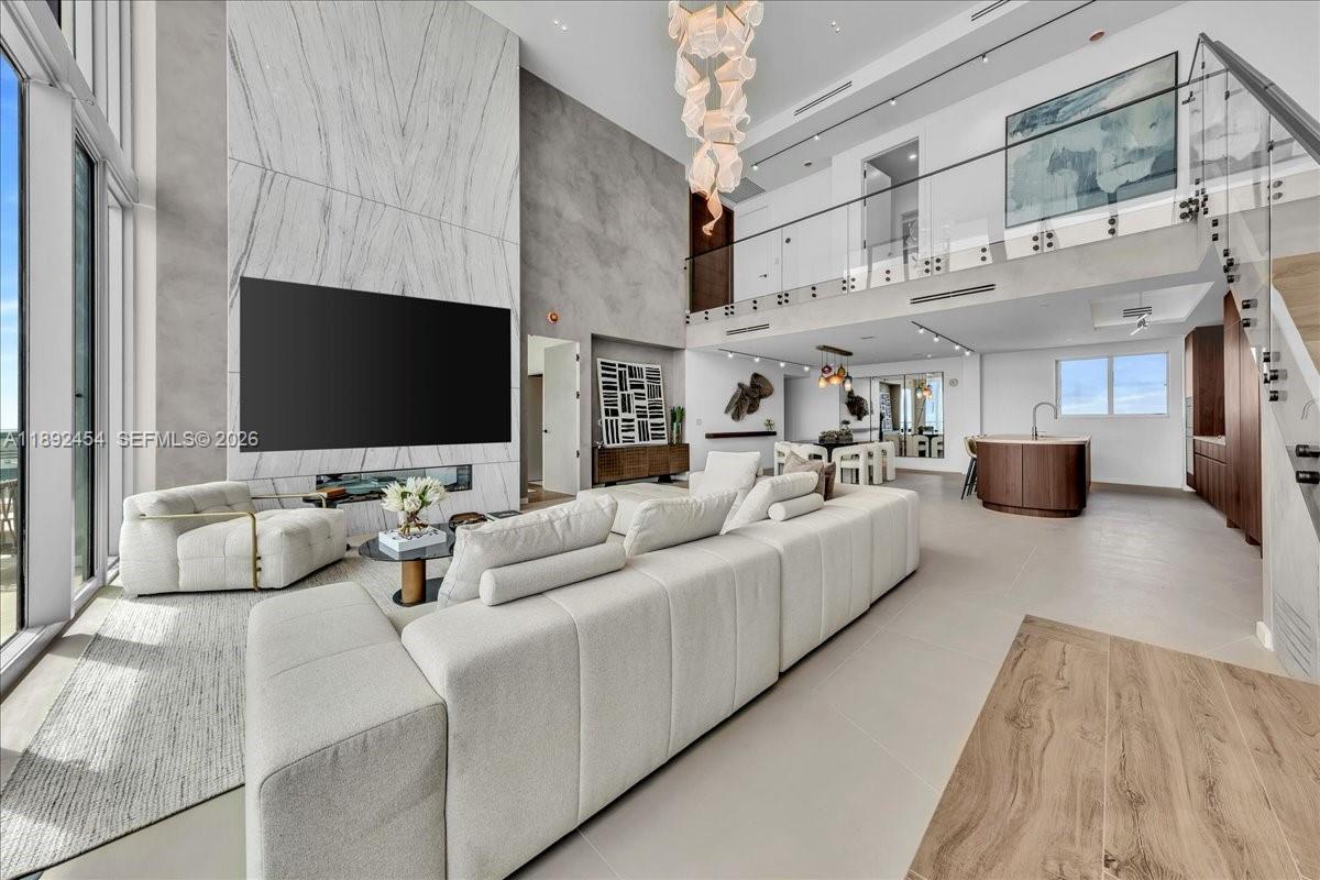 888 Biscayne Blvd # 5704