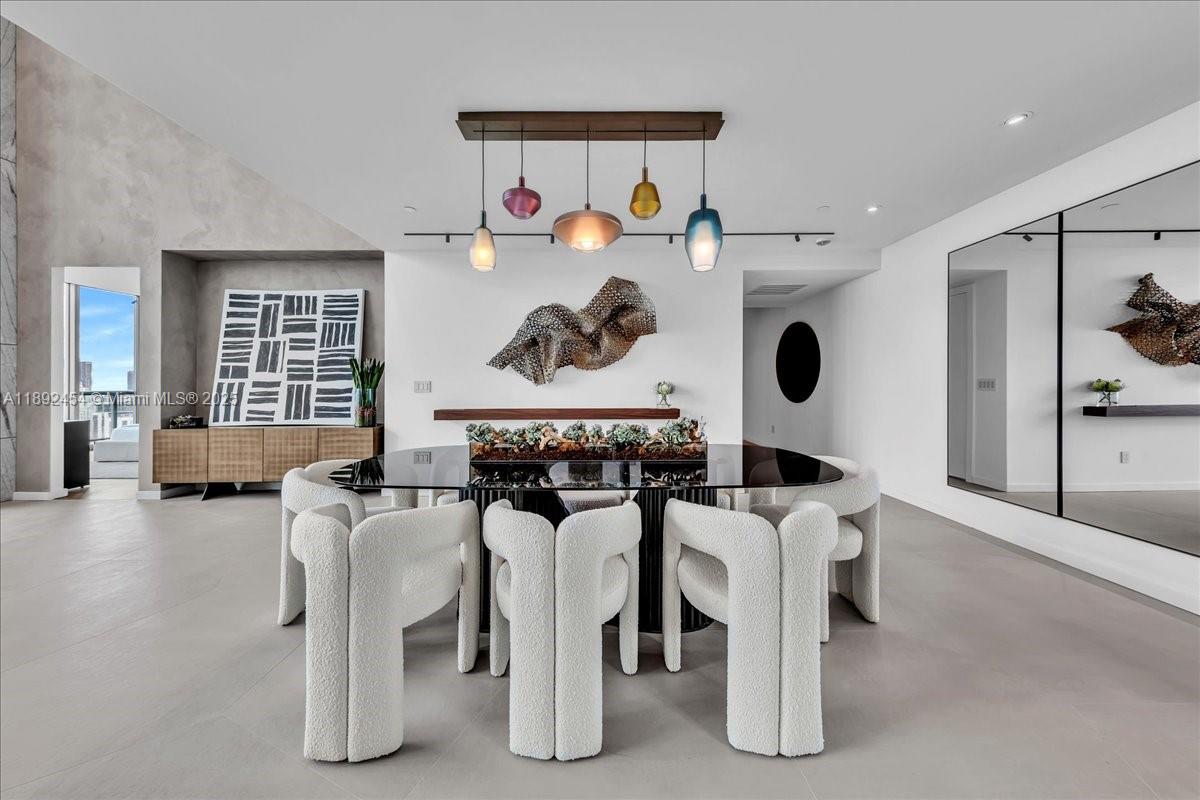 888 Biscayne Blvd # 5704