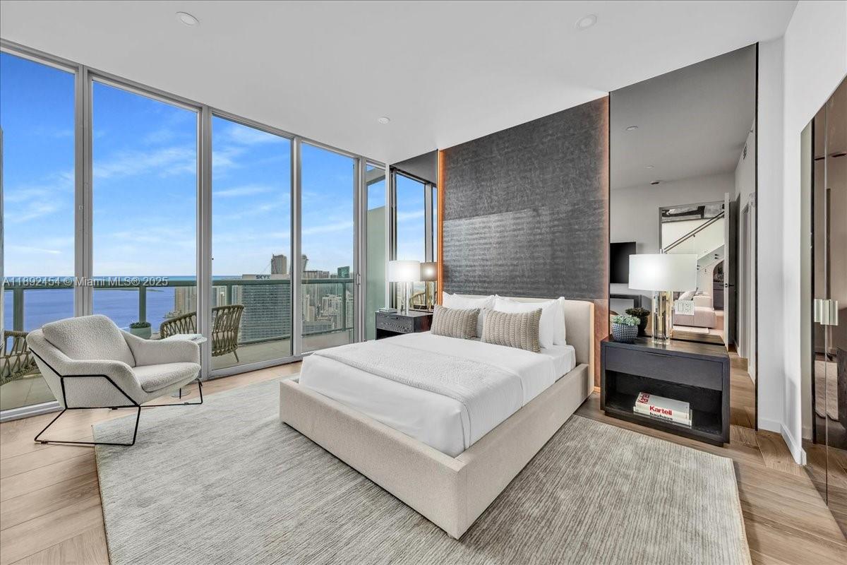 888 Biscayne Blvd # 5704