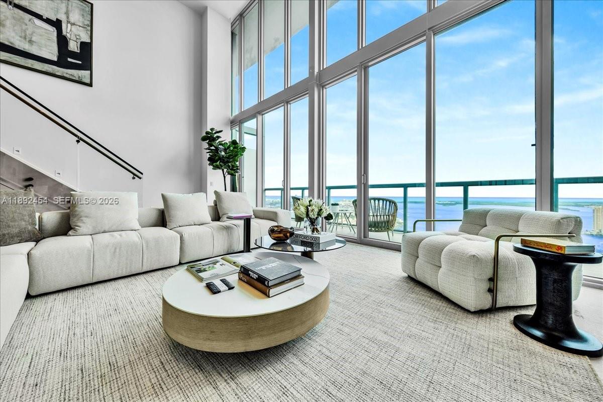 888 Biscayne Blvd # 5704