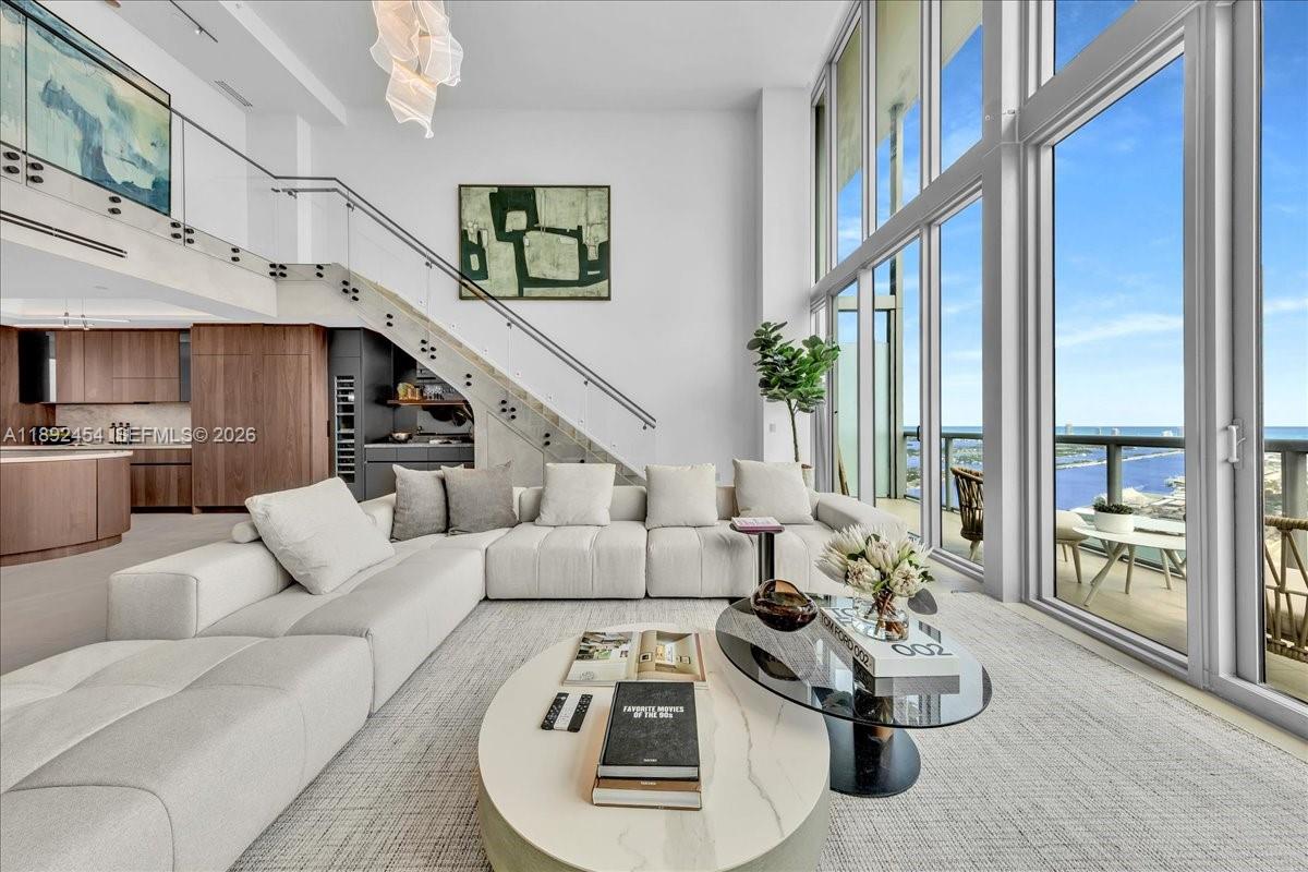 888 Biscayne Blvd # 5704
