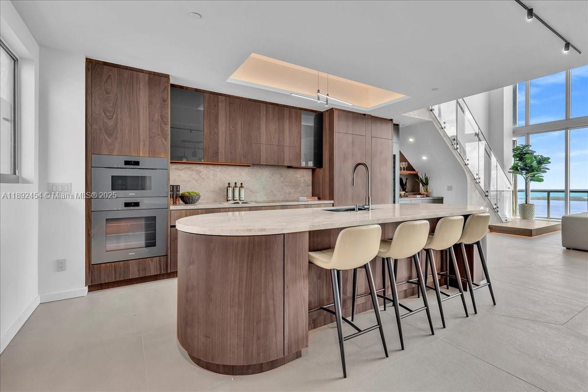 888 Biscayne Blvd # 5704