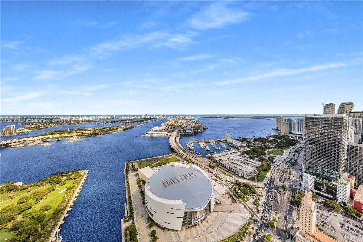 888 Biscayne Blvd # 5704