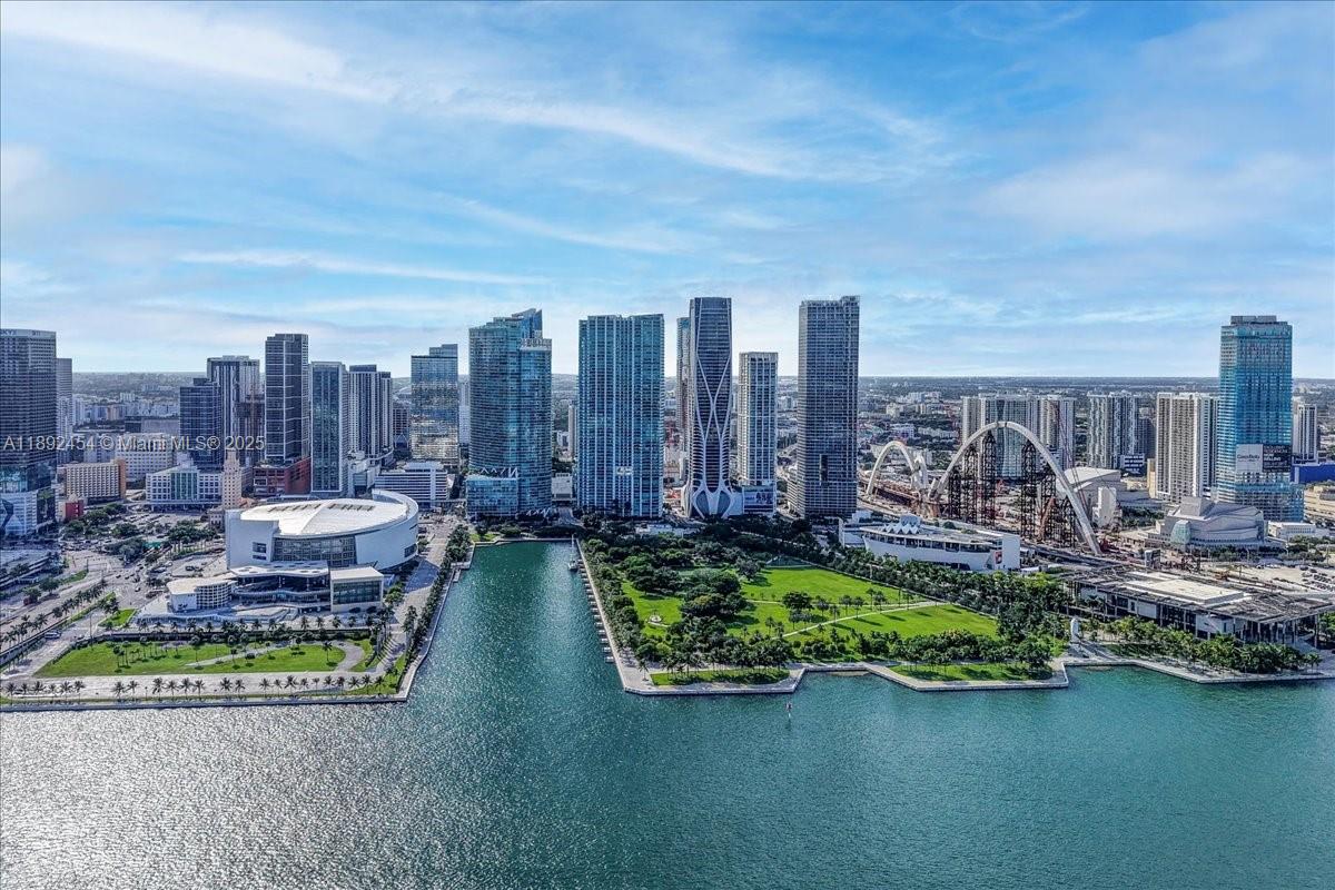 888 Biscayne Blvd # 5704